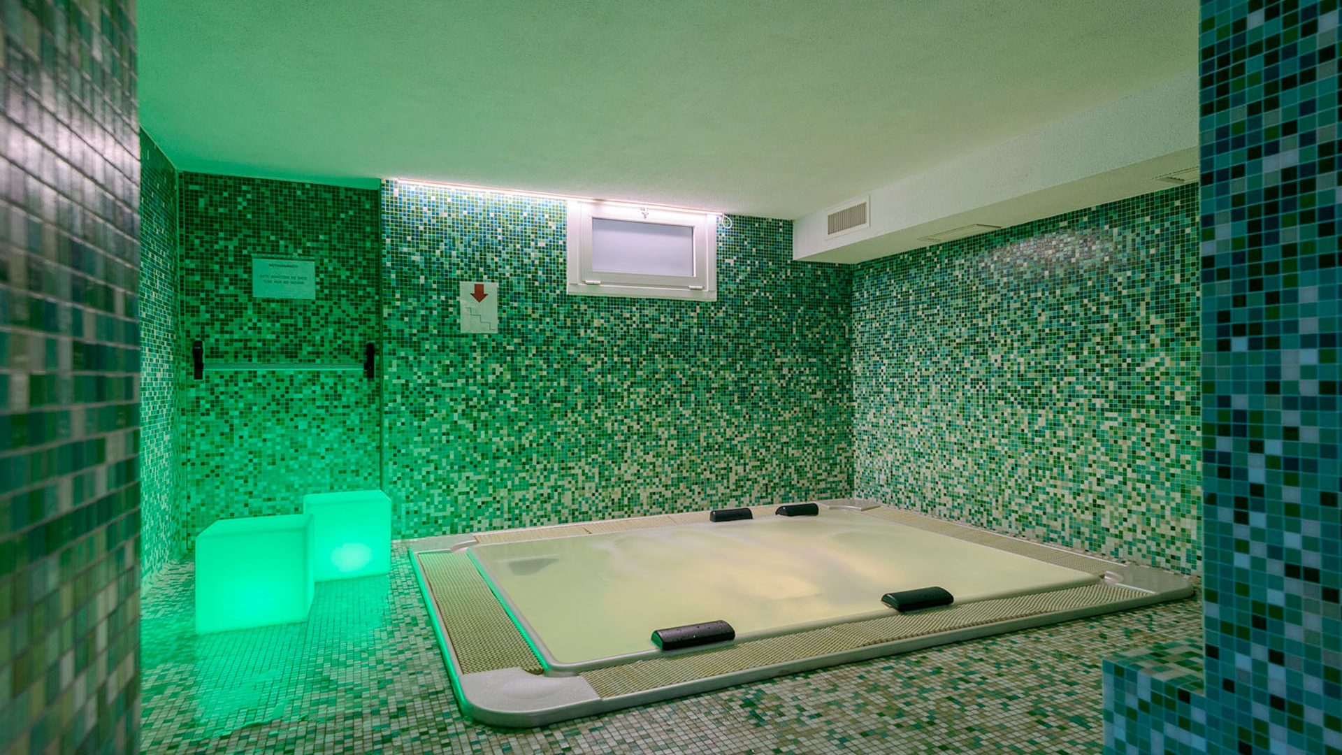 hihotels-torbole-spa-lago-garda-piscina