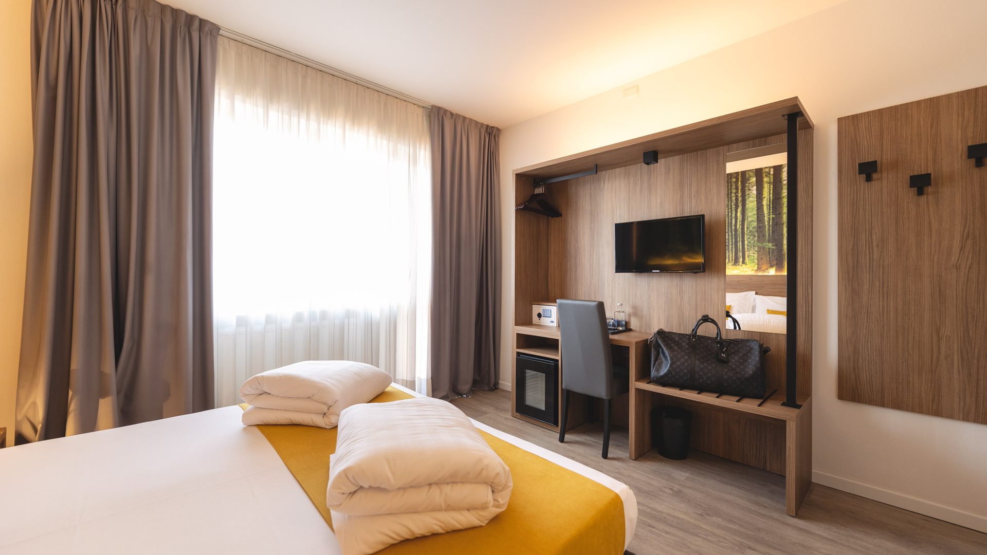 hihotels-trento-camera-doppia-comfort-con-vista-11