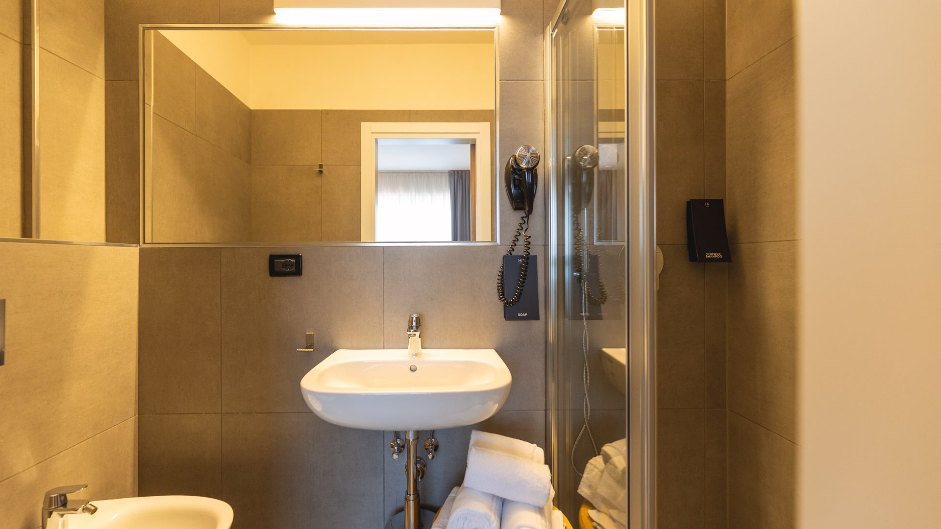 hihotels-trento-camera-doppia-comfort-con-vista-9