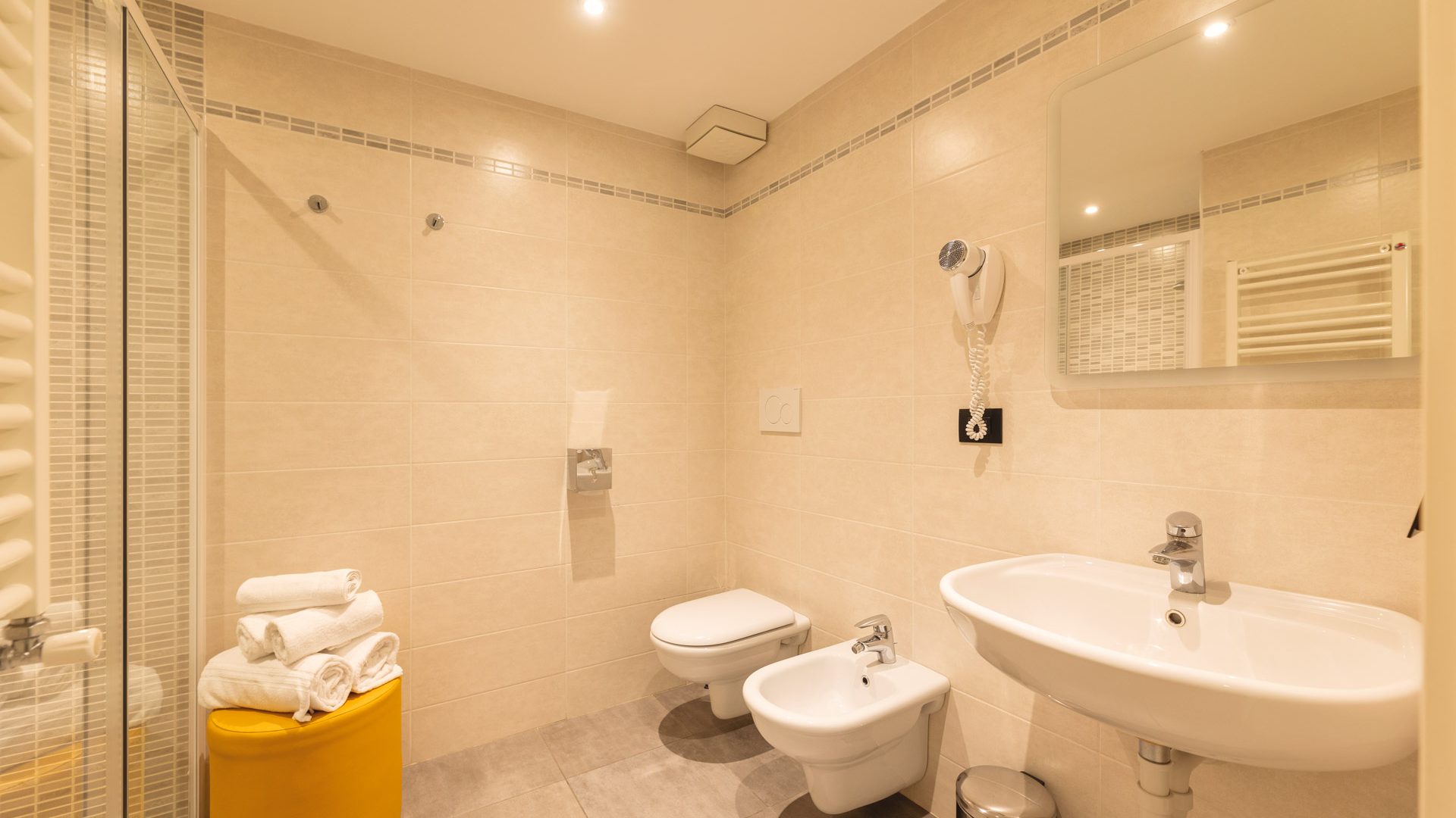 hihotels-trento-camera-doppia-large-7