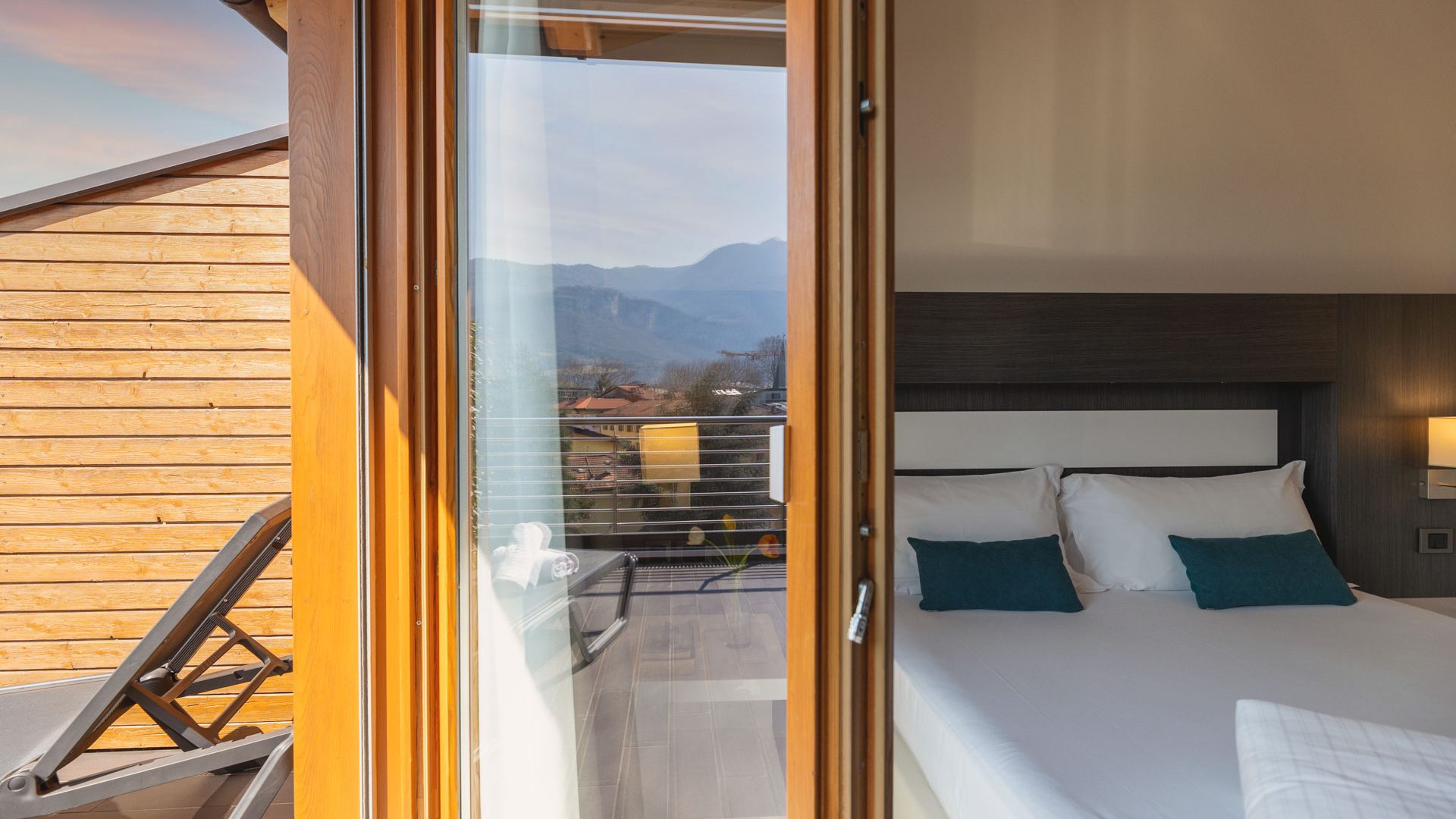 hihotels-trento-camera-doppia-superior-con-jacuzzi-6