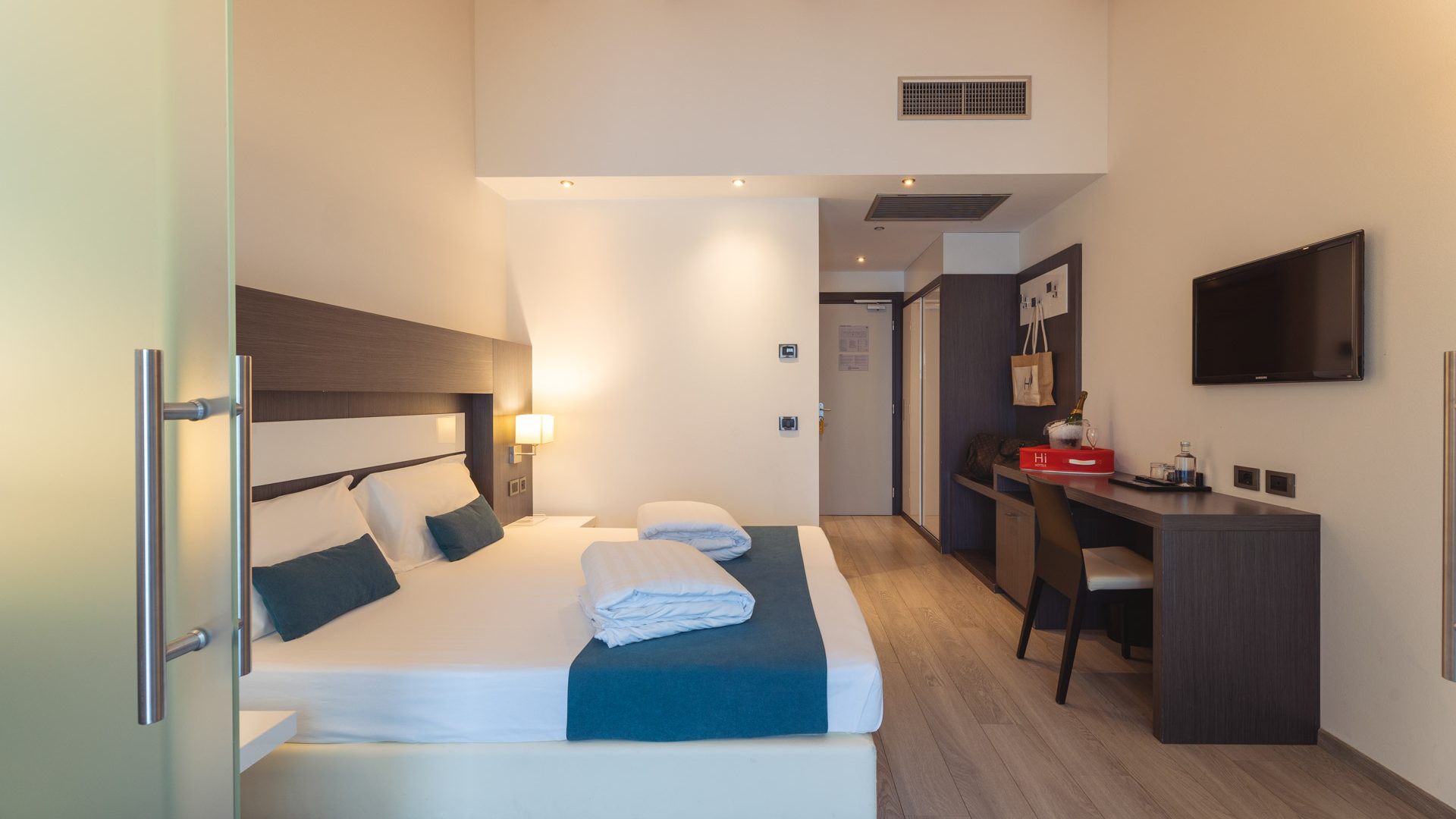 hihotels-trento-camera-junior-suite-con-con-jacuzzi-2