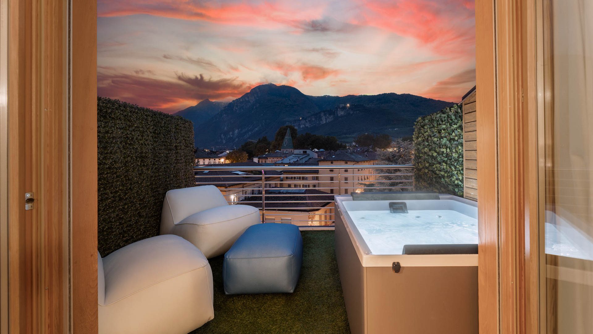 hihotels-trento-camera-monolocale-con-con-jacuzzi-1