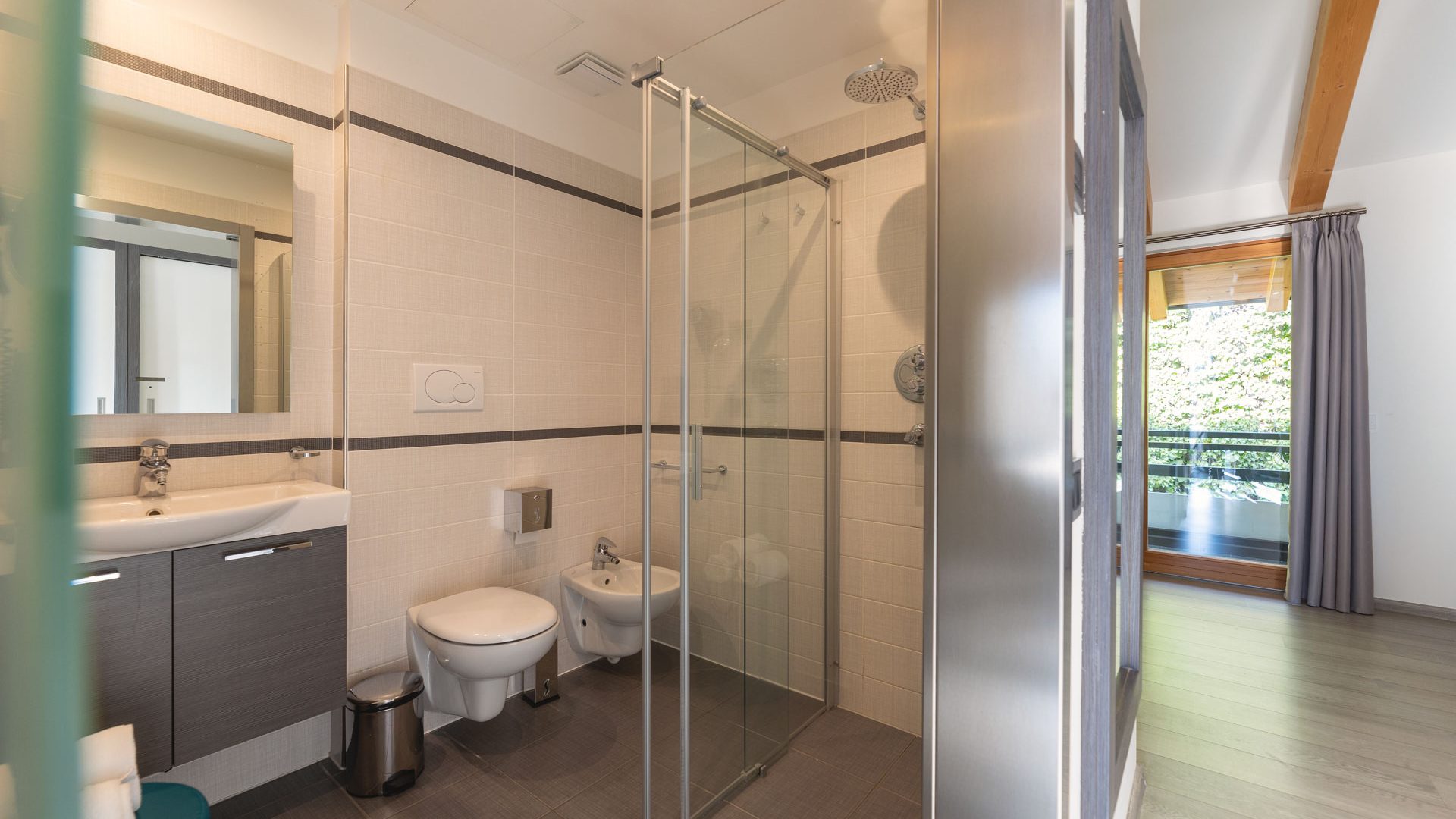 hihotels-trento-camera-monolocale-con-con-jacuzzi-12