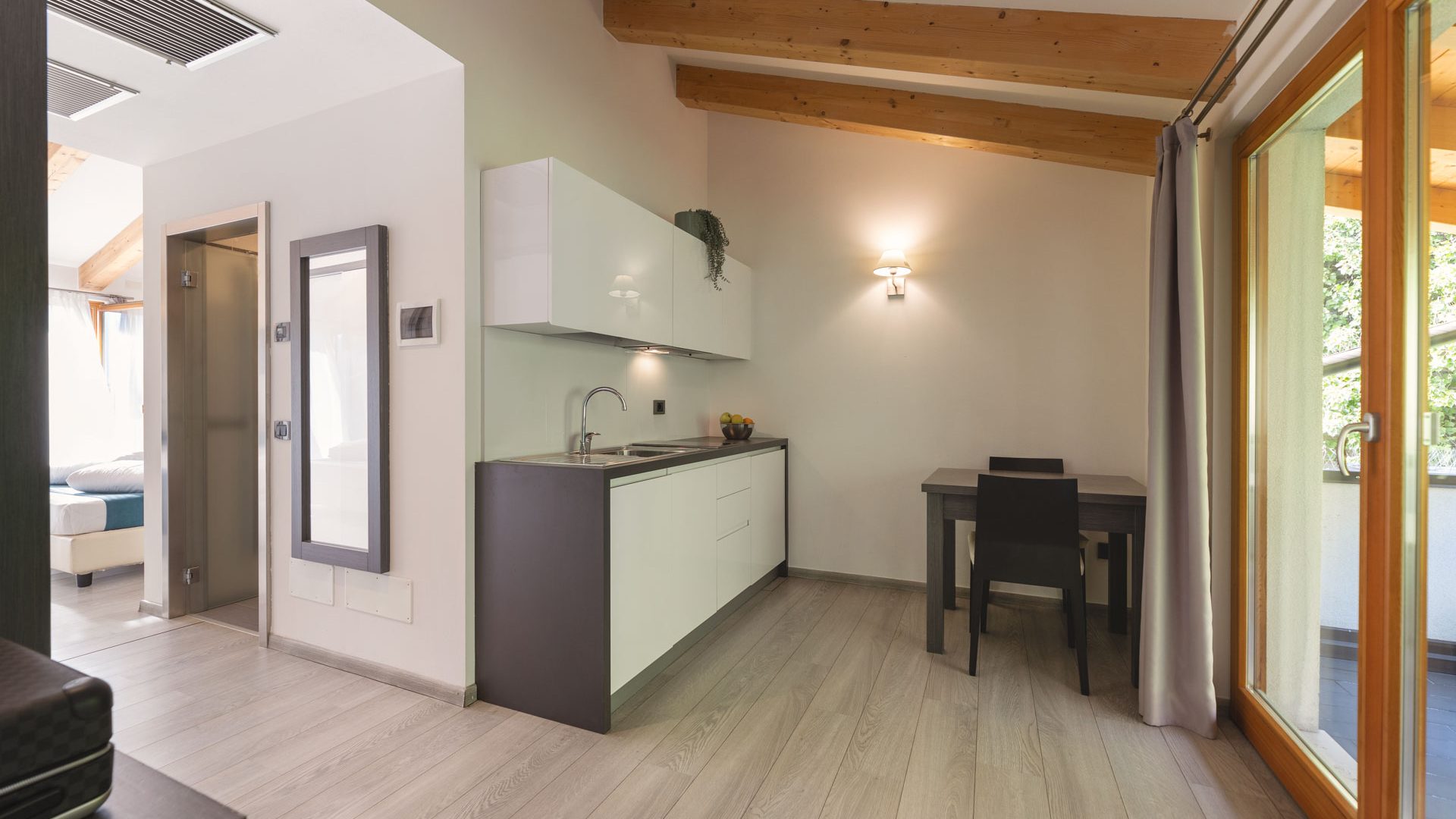 hihotels-trento-camera-monolocale-con-con-jacuzzi-2