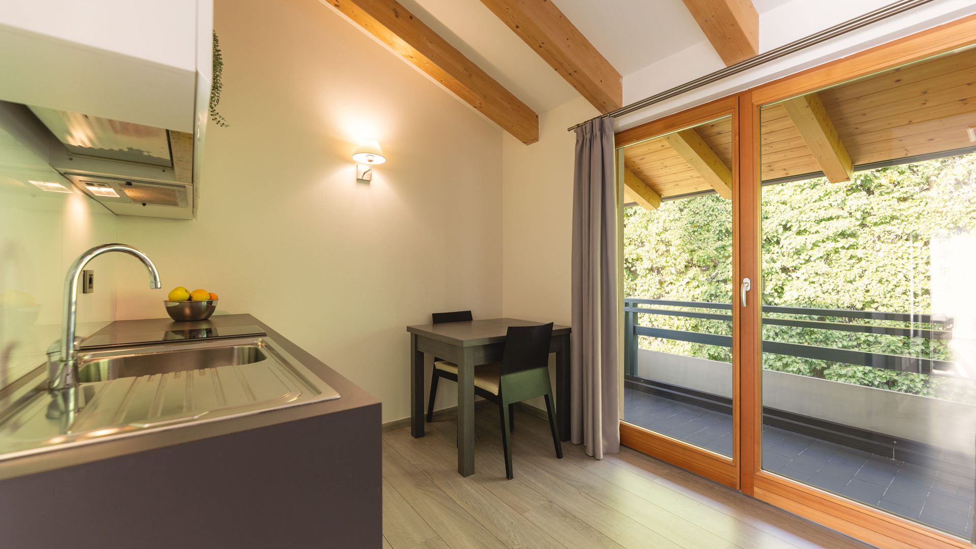 hihotels-trento-camera-monolocale-con-con-jacuzzi-4