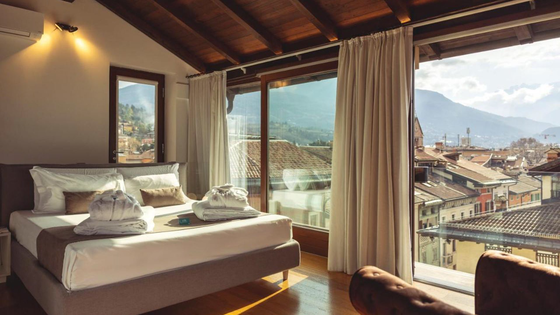 hihotels-trento-vicolo-del-vò- camera-junior-suite-1