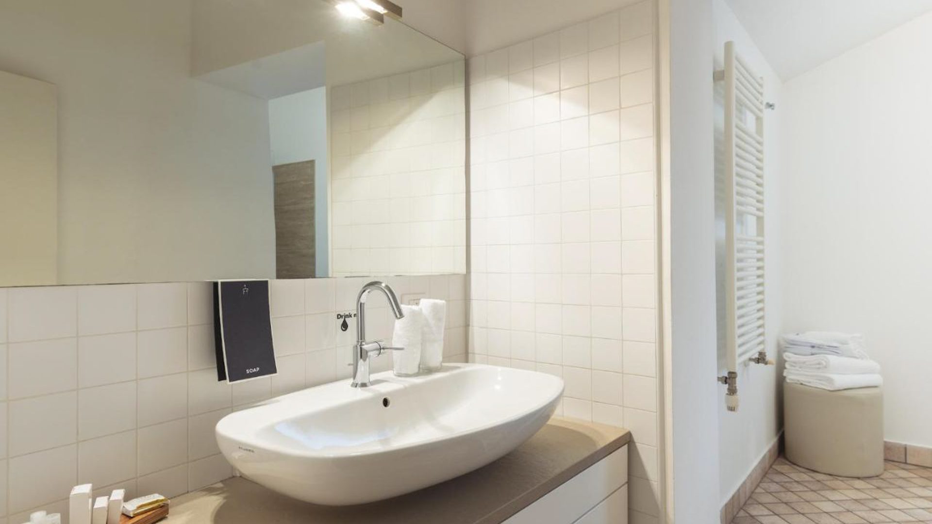 hihotels-trento-vicolo-del-vò- camera-matrimoniale-5