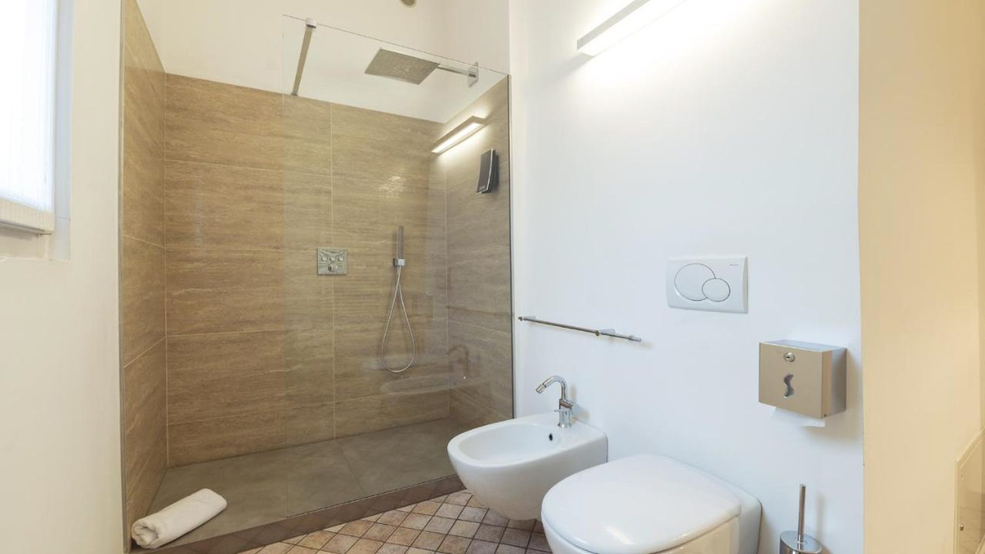hihotels-trento-vicolo-del-vò- camera-matrimoniale-6