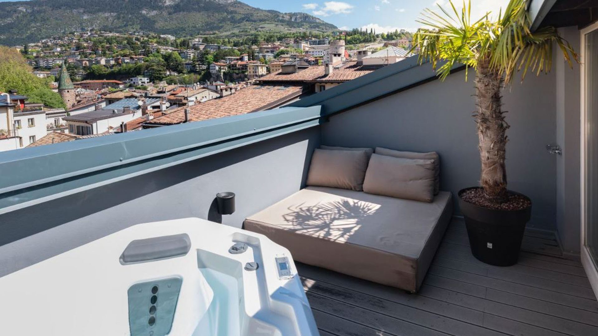 hihotels-trento-vicolo-del-vò- monolocale-con-jacuzzi-5